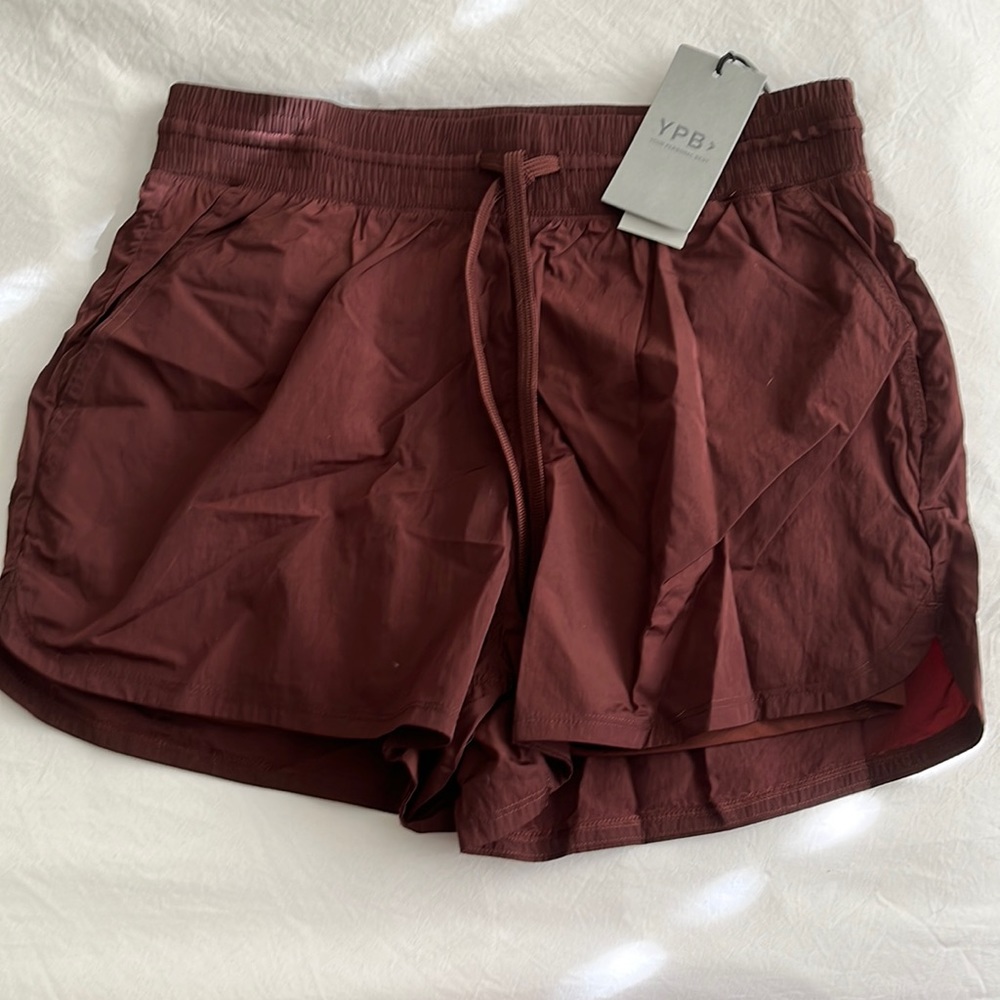 NWT Women’s athletic shorts size M, Abercrombie YPB